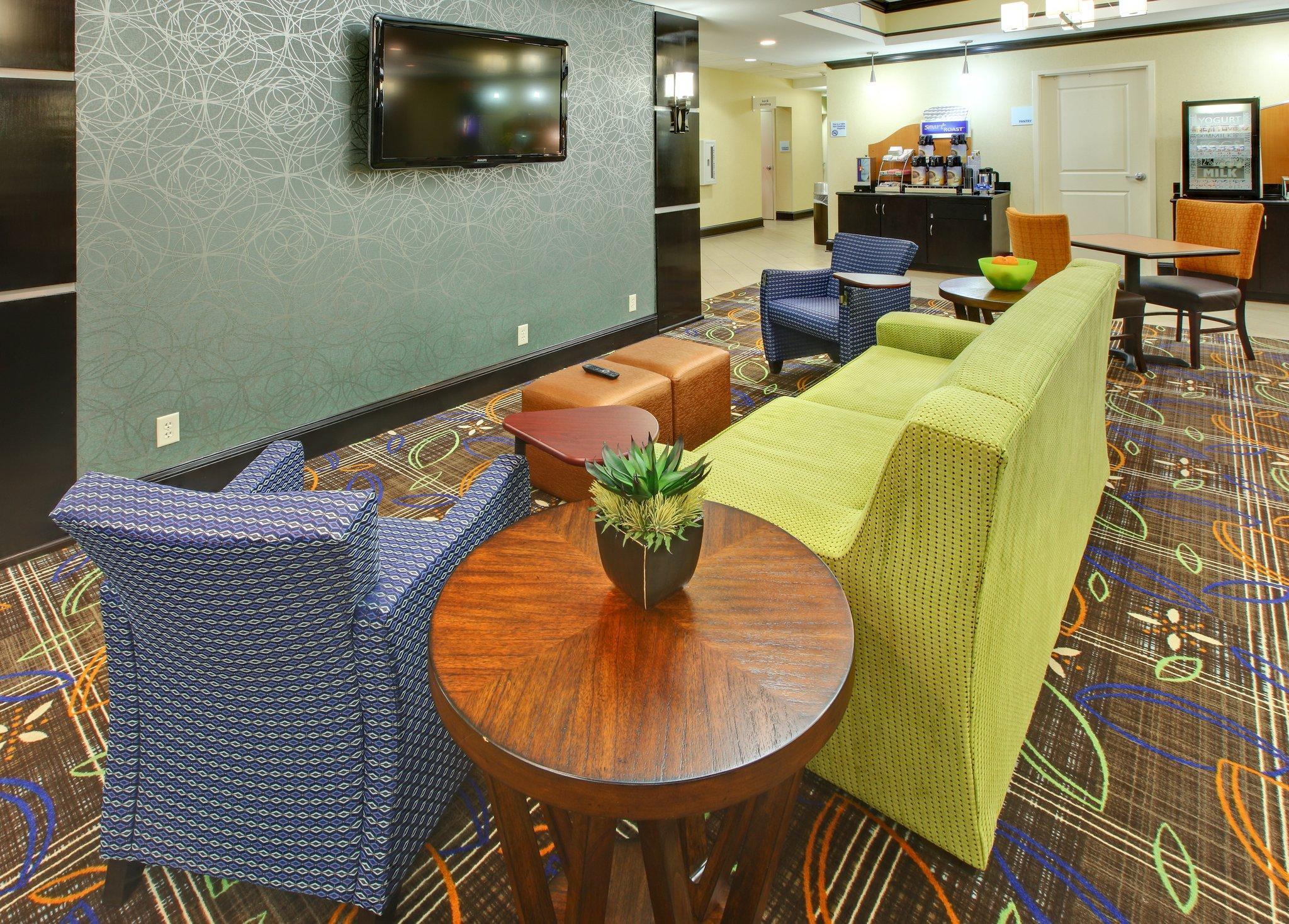Holiday Inn Express & Suites Covington By Ihg Exteriör bild